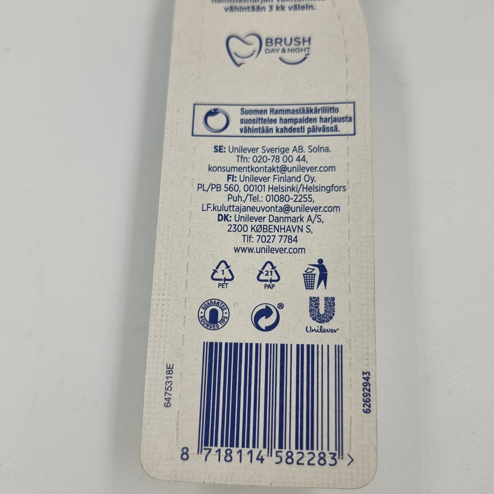 Зубная щетка Pepsodent Ultra Reach medium ( Розовая) 1 шт (Из Финляндии)