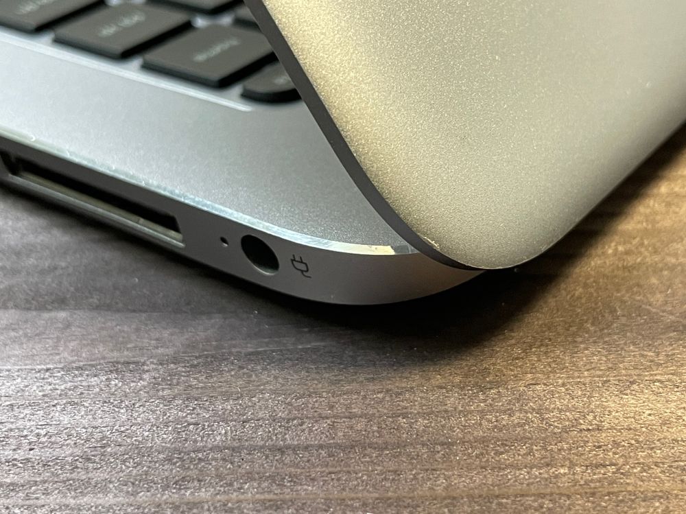 14" Ноутбук HP EliteBook Follio 1040 G3 (1920x1080, Intel Core i5-6200U, RAM 8ГБ, SSD 256ГБ, Intel HD Graphics 520, OS Windows)