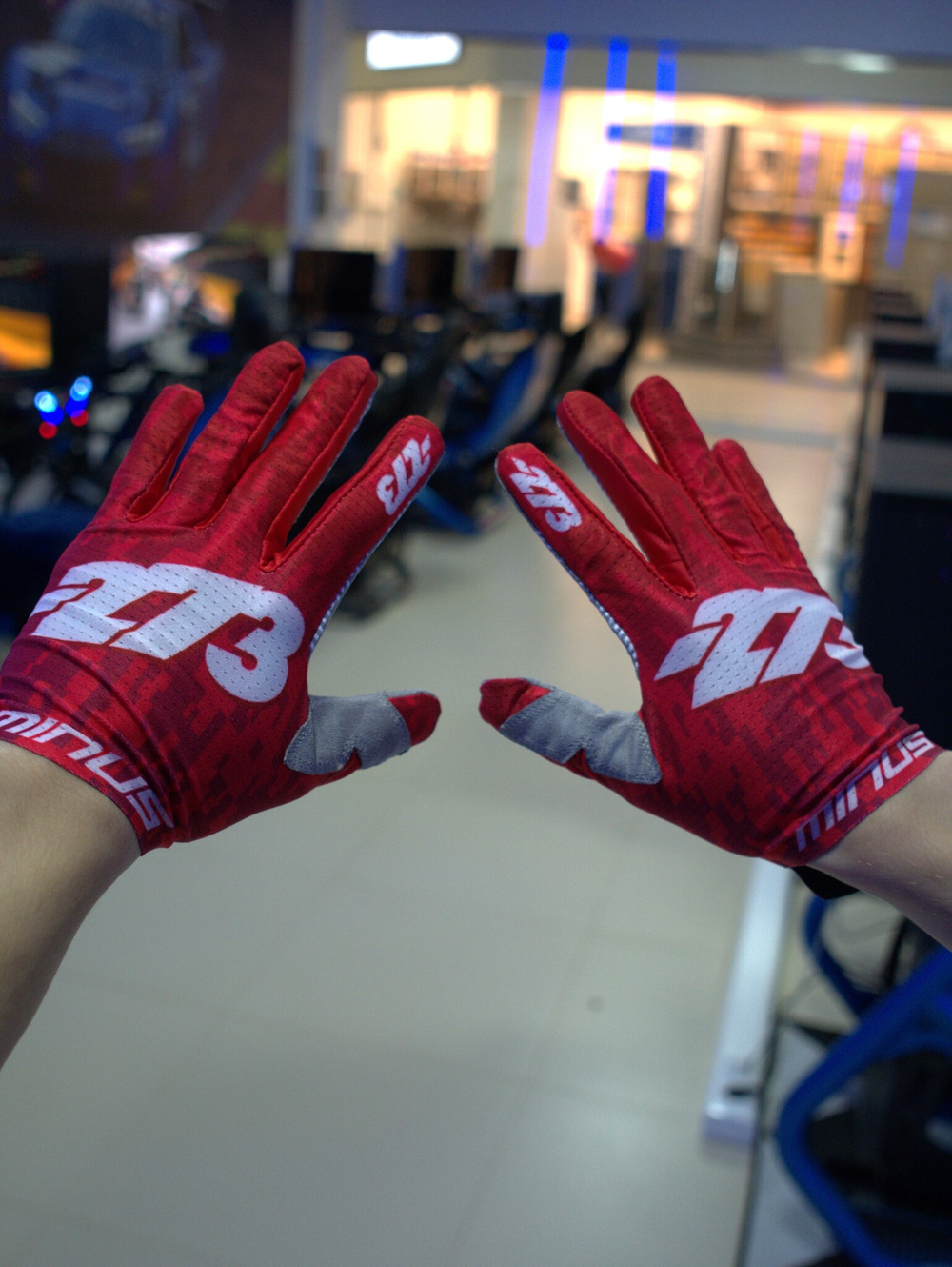 Перчатки для симрейсинга -273 SIM Glove вид сбоку