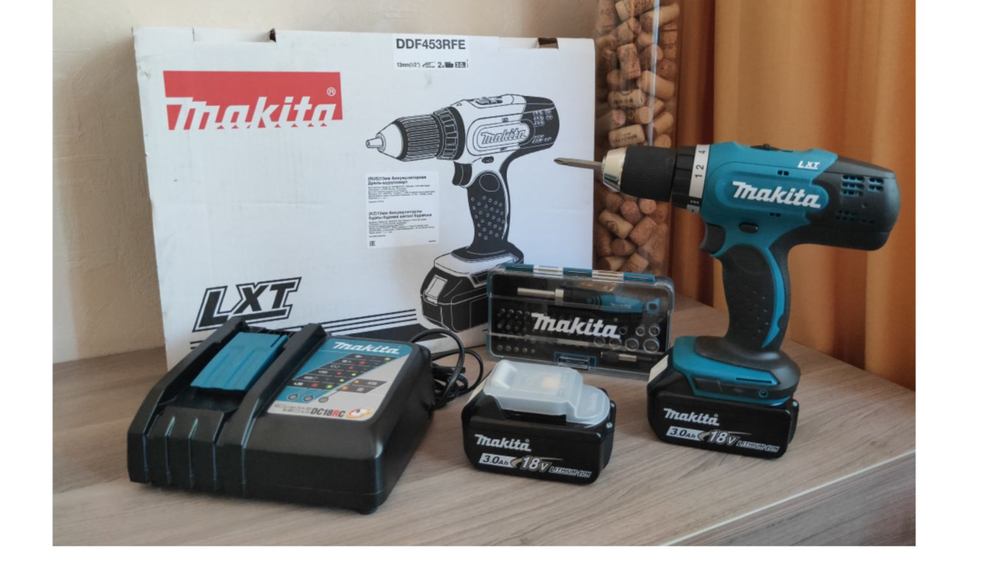 Аккумуляторная дрель-шуруповерт Makita LXT DDF453RFE