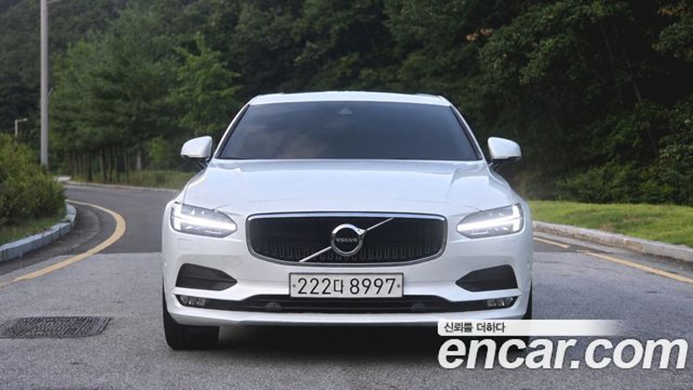 Volvo S90 D5 AWD — 2017