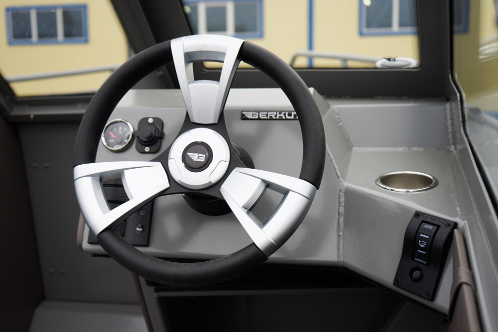 Алюминиевая лодка Berkut M DC