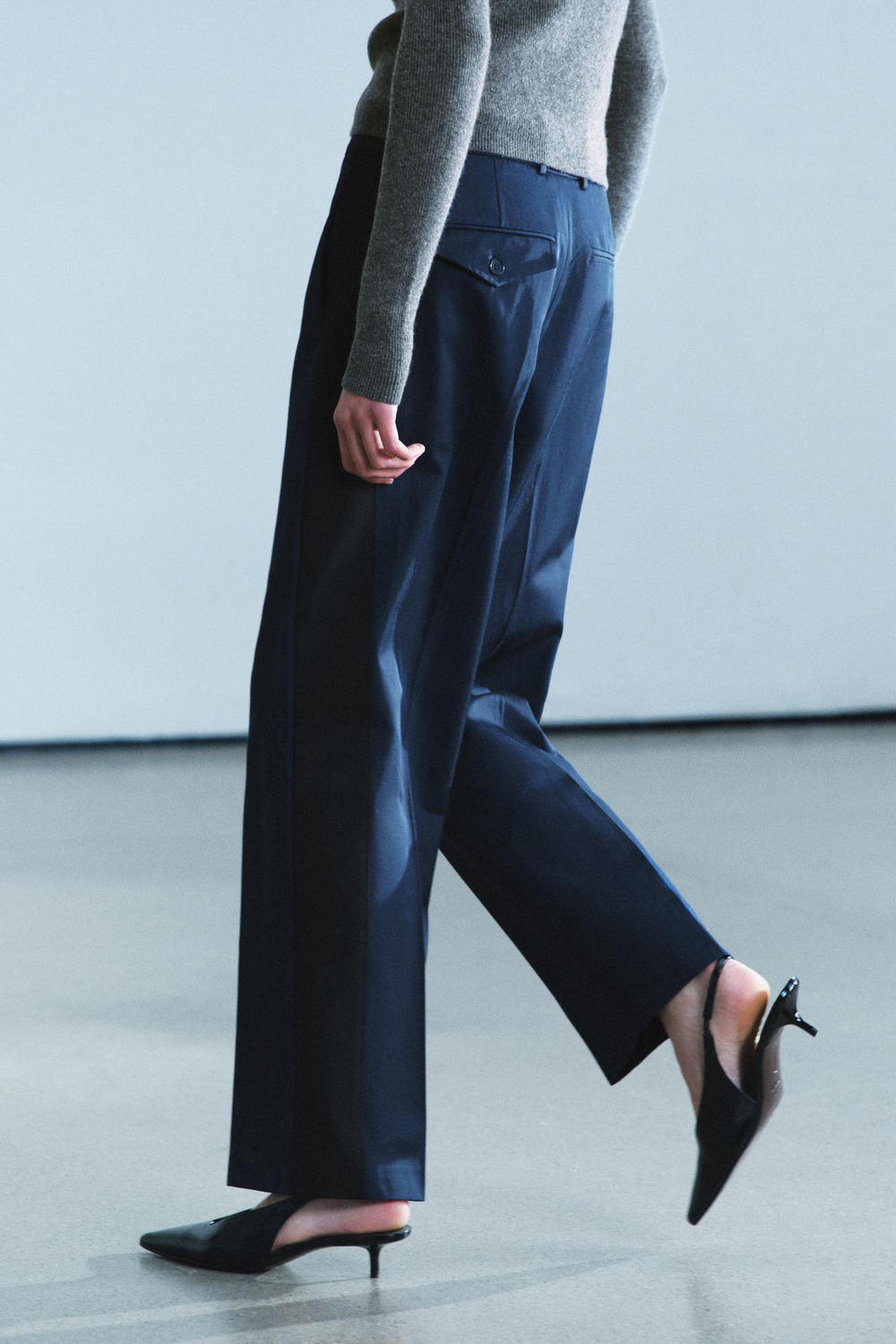 ZARA БРЮКИ С КАРМАНАМИ И КОНТРАСТНЫМИ ПОЛОСАМИ — ZW COLLECTION, МОРСКОЙ СИНИЙ