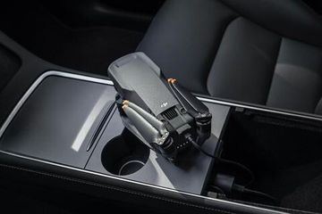 Автомобильное зарядное DJI Mavic 3 (65W)