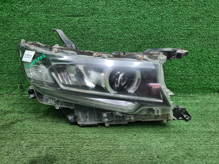 Фара правая Toyota LC Prado 150 (2017-нв) LED