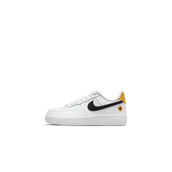 alt="Кроссовки Nike Air Force 1 для детей арт. FV5948-101 белая расцветка с черным Swoosh вид спереди"