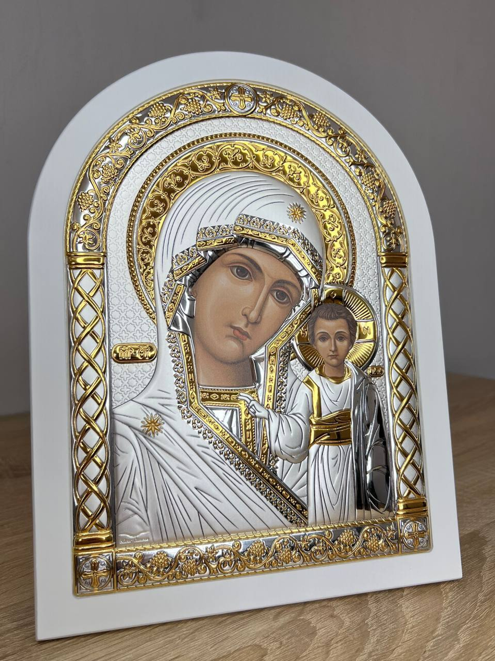 Казанская БМ, икона арочная, белое дерево 150х200