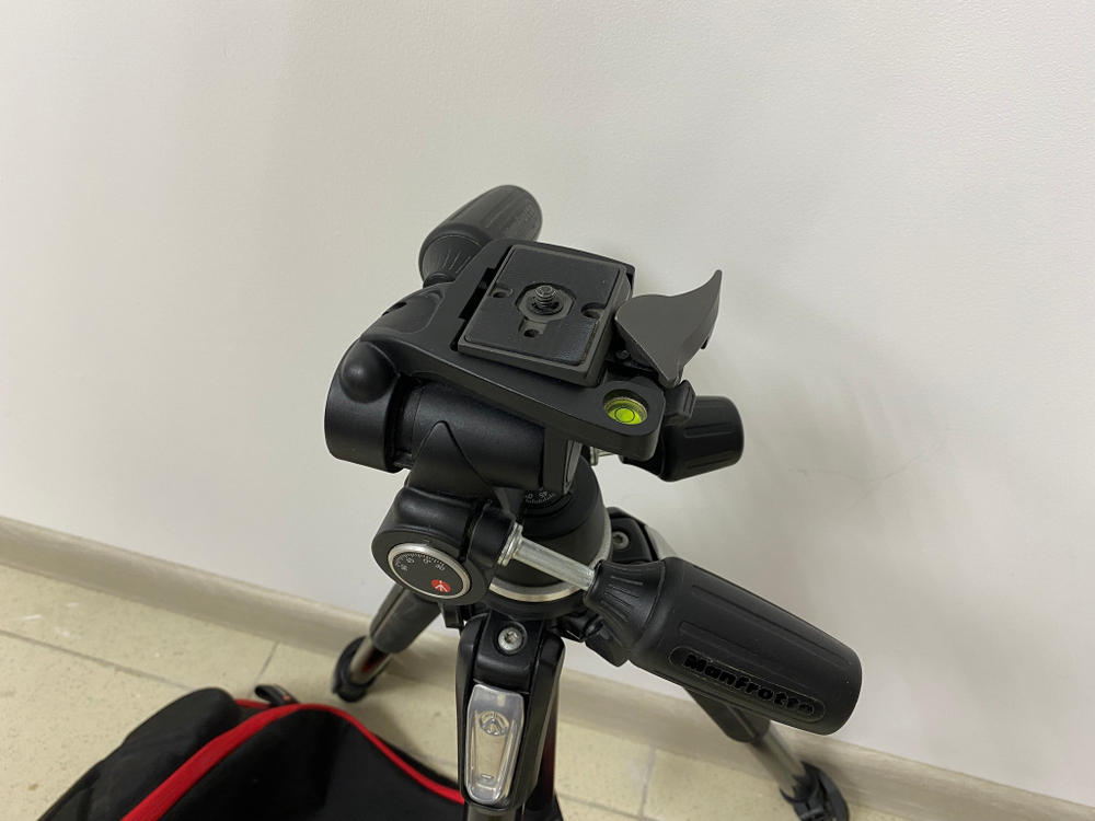 Manfrotto 190X + Manfrotto 804RC2 алюминиевый сплав