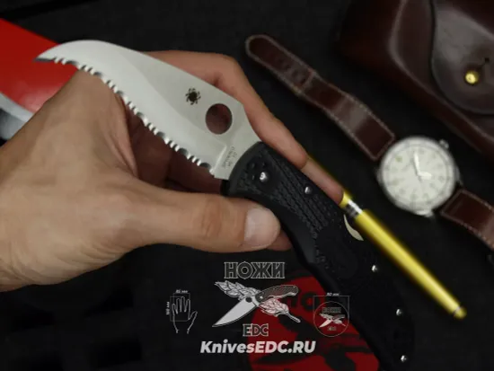 Складной нож Spyderco Matriarch 2 C12SBK2 c клинком из стали VG-10, рукоять FRN