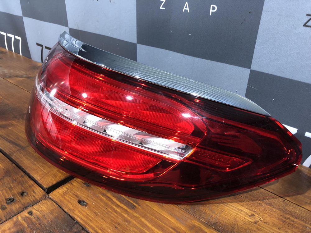 Фонарь задний правый Mercedes GLE (C292) 15-19 Б/У Оригинал A2929064800