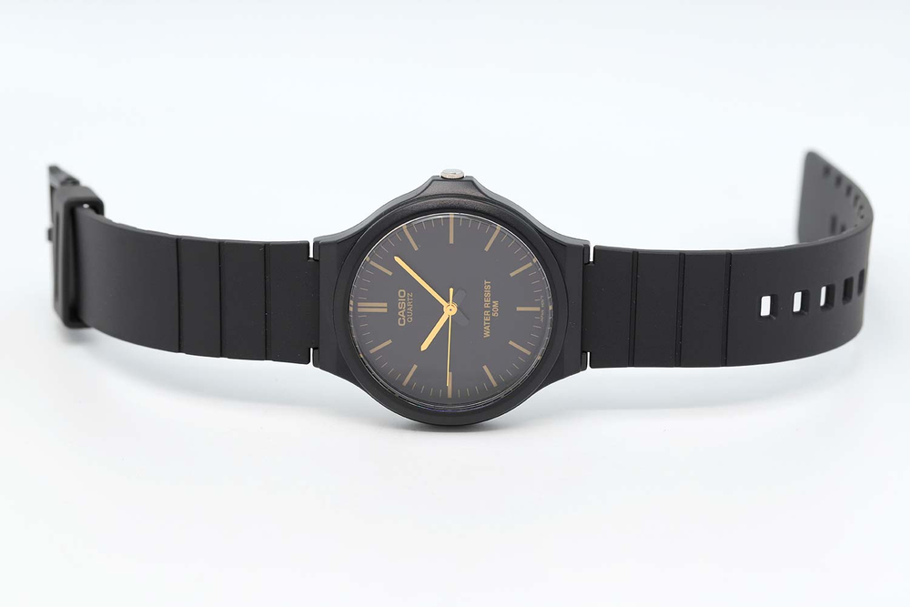 Часы Casio MW-240-1E2VEF