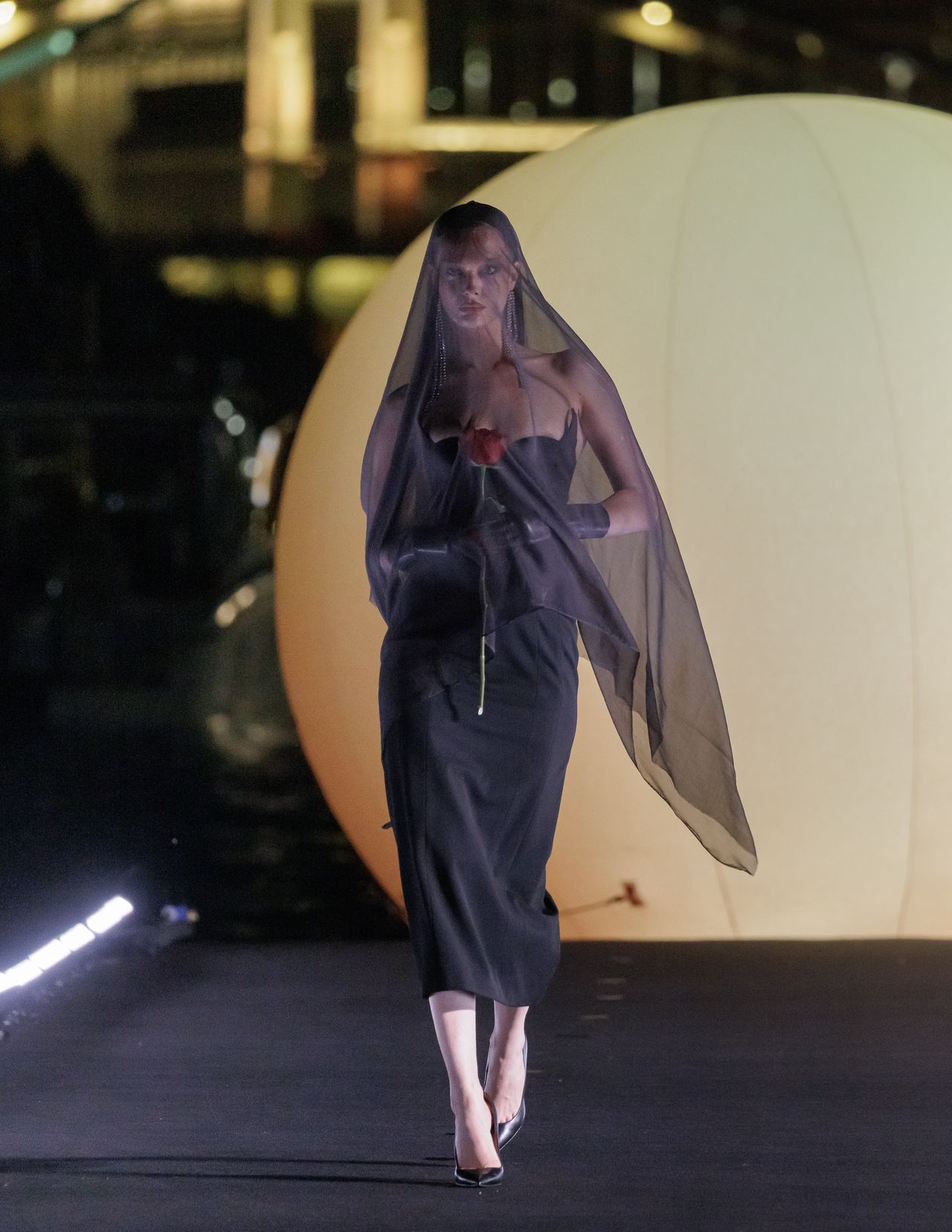 Look 24