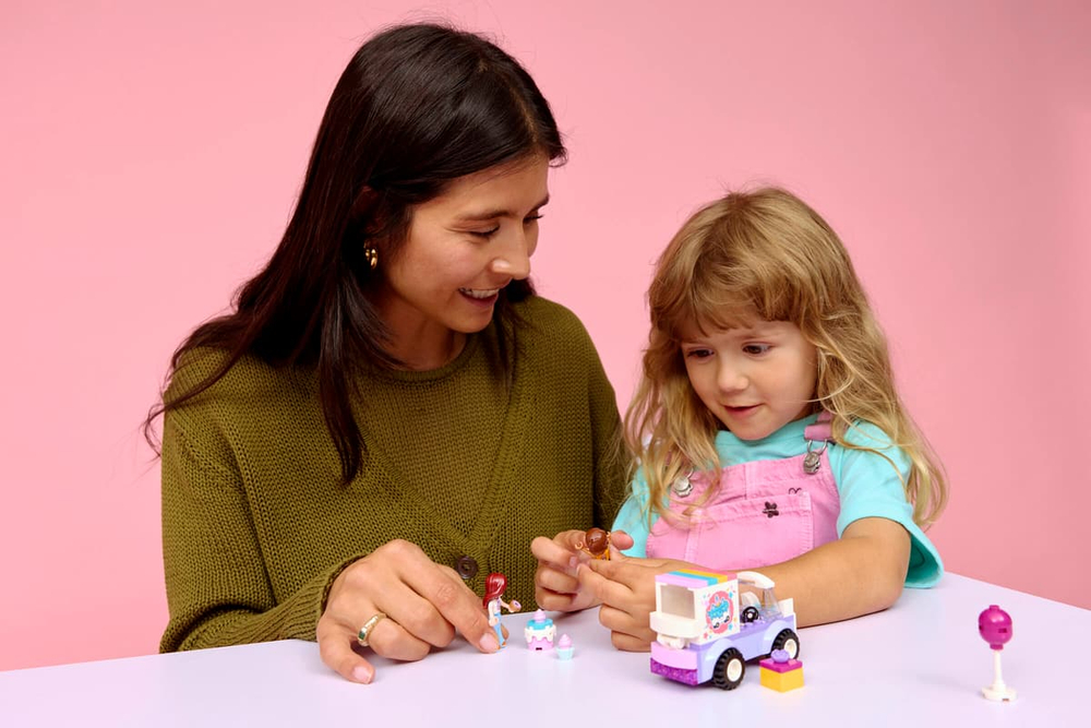 Конструктор LEGO Friends 42675 Unicorn Cake Delivery Car