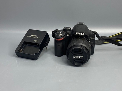 Nikon D3200 + AF-S 18-55mm f/3.5-5.6G VR II 3.500 кадров