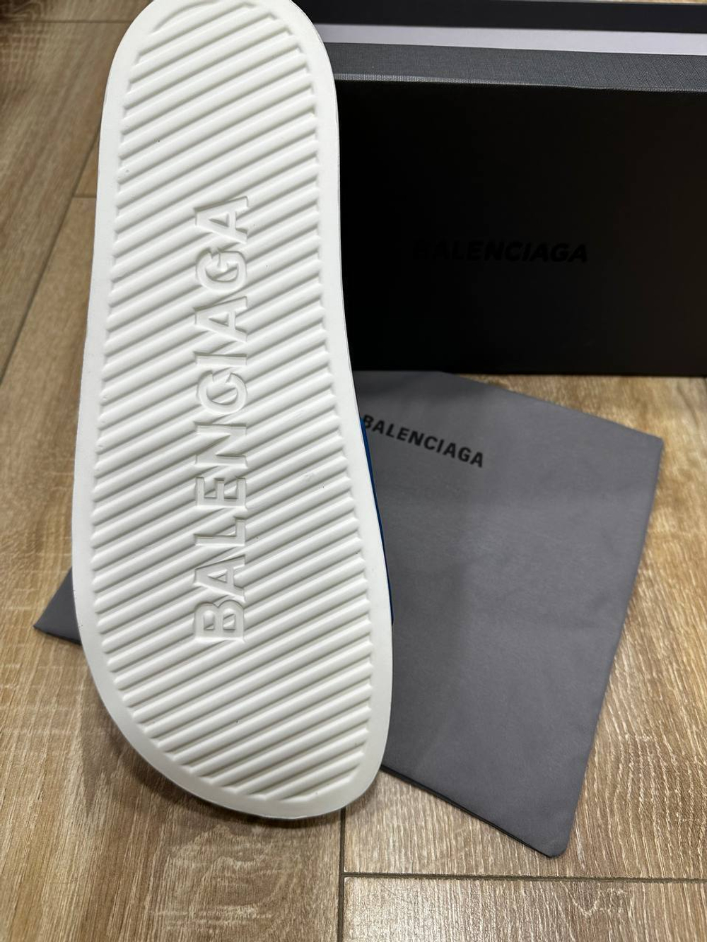Шлёпанцы Balenciaga