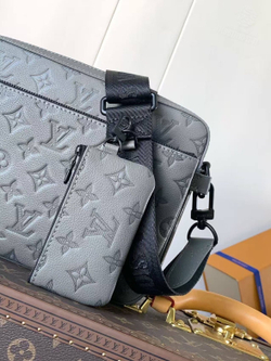 Сумка через плечо/мессенджер Louis Vuitton Trio