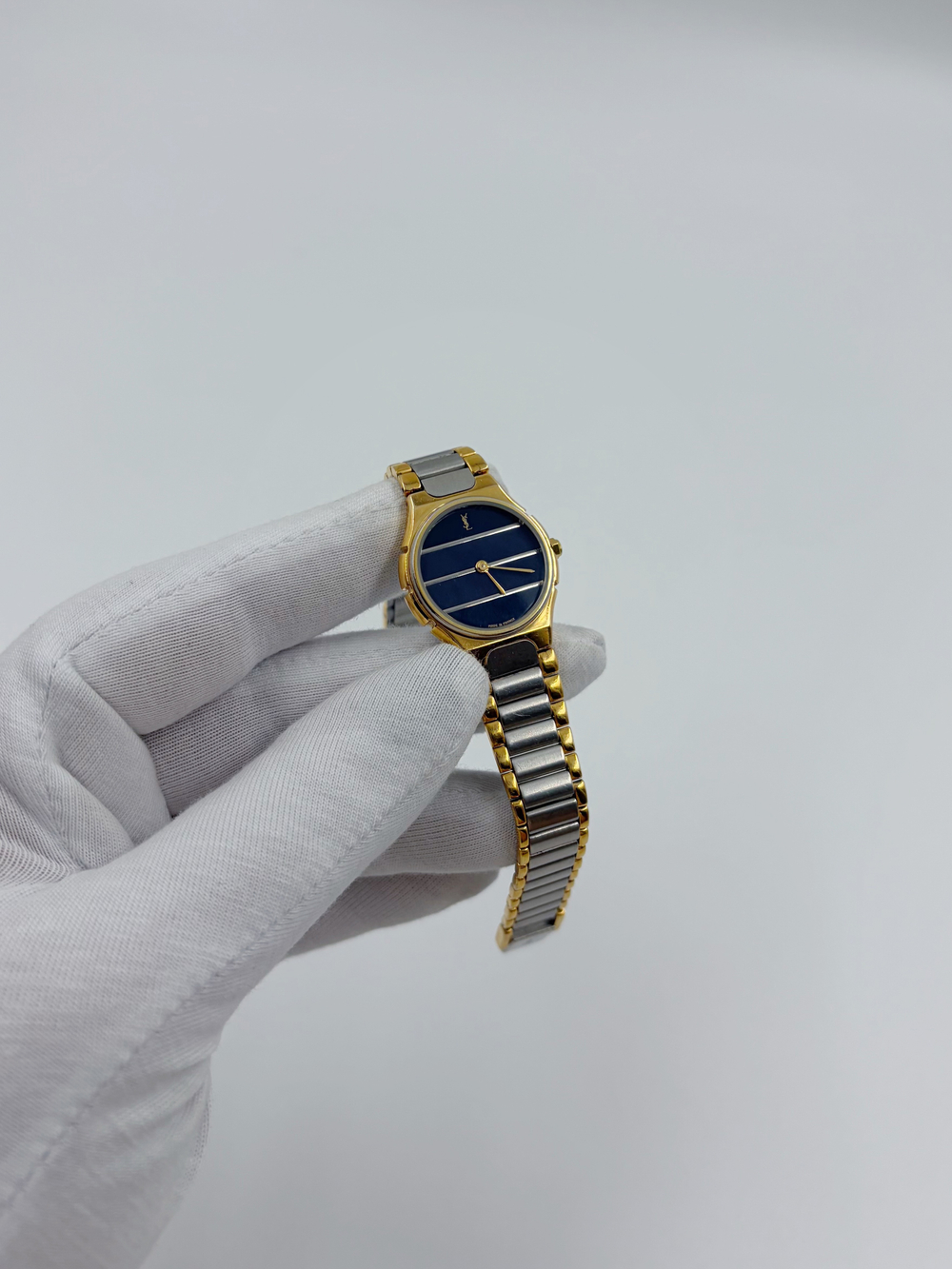 Часы Yves Saint Laurent