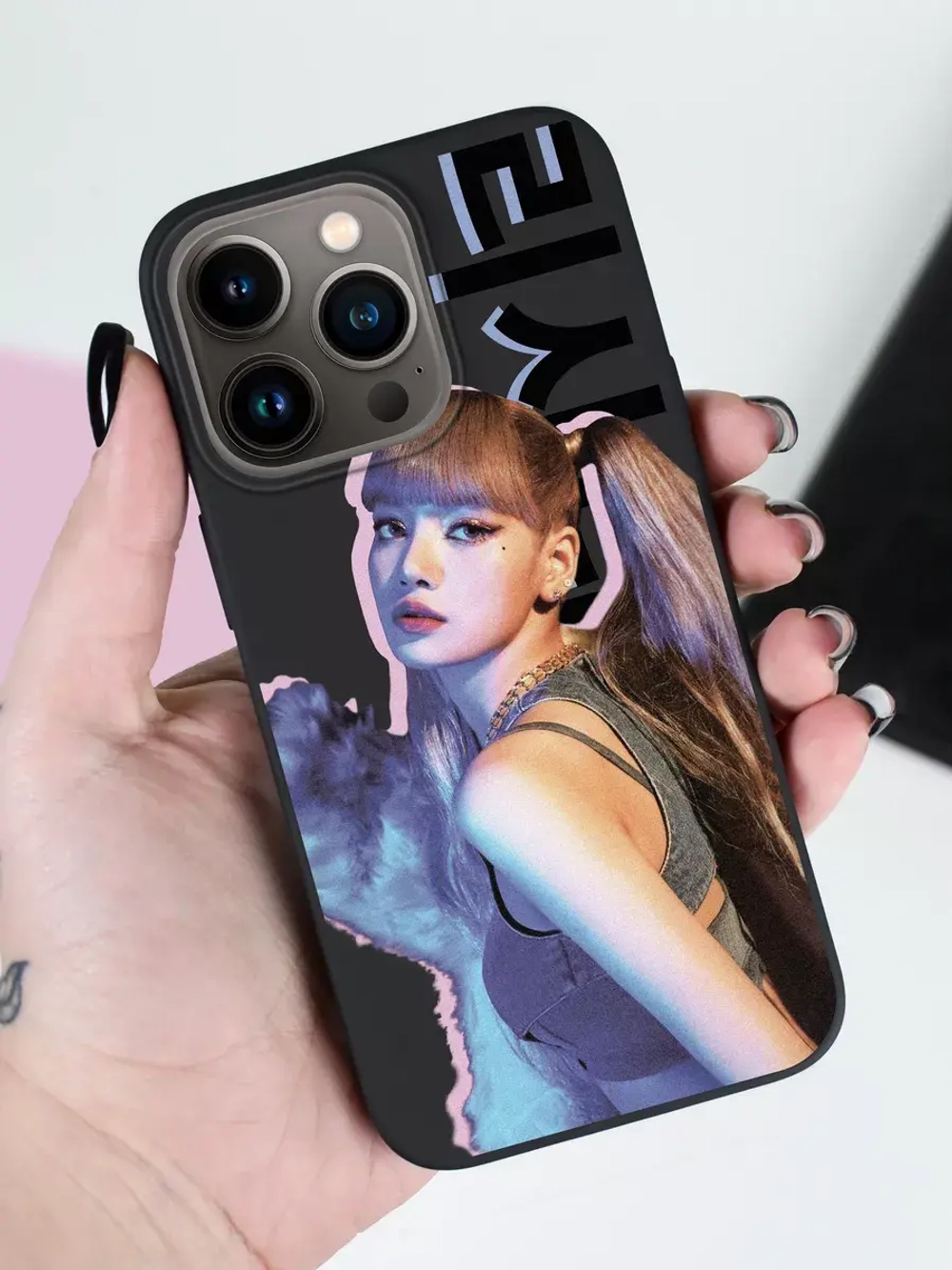 Чехол на iPhone 15 Pro с принтом