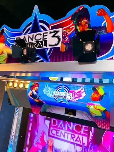 Танцевальный аппарат «Dance Central»