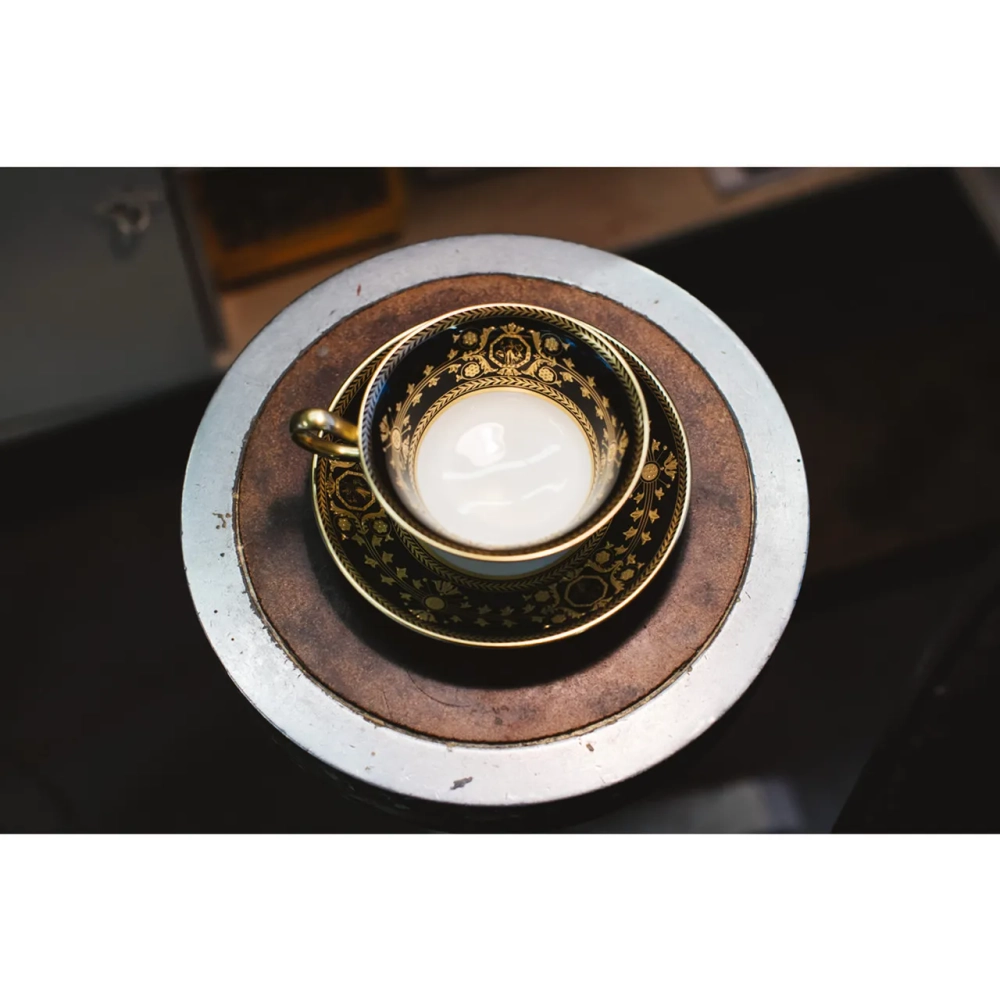 Wedgwood Тарелка Wedgwood Prestige Astbury Black 27см обеденная WW-50100501004