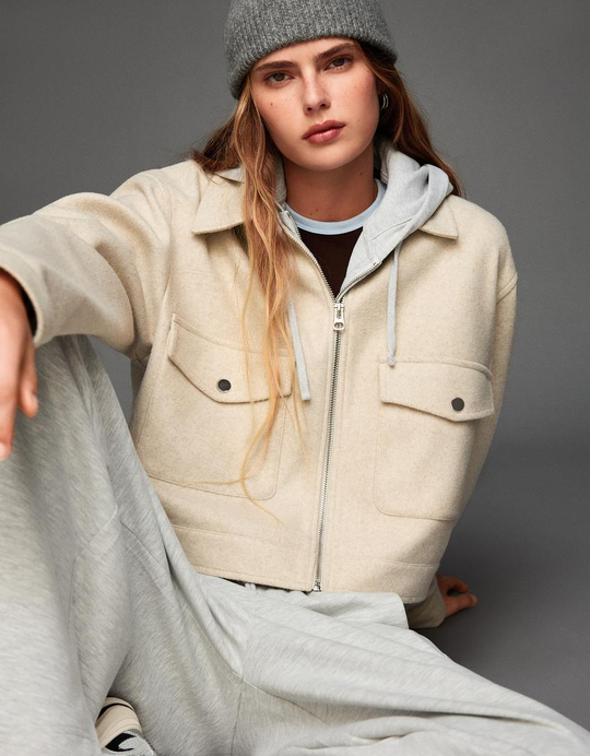 BERSHKA Куртка из мягкой ткани, песочный