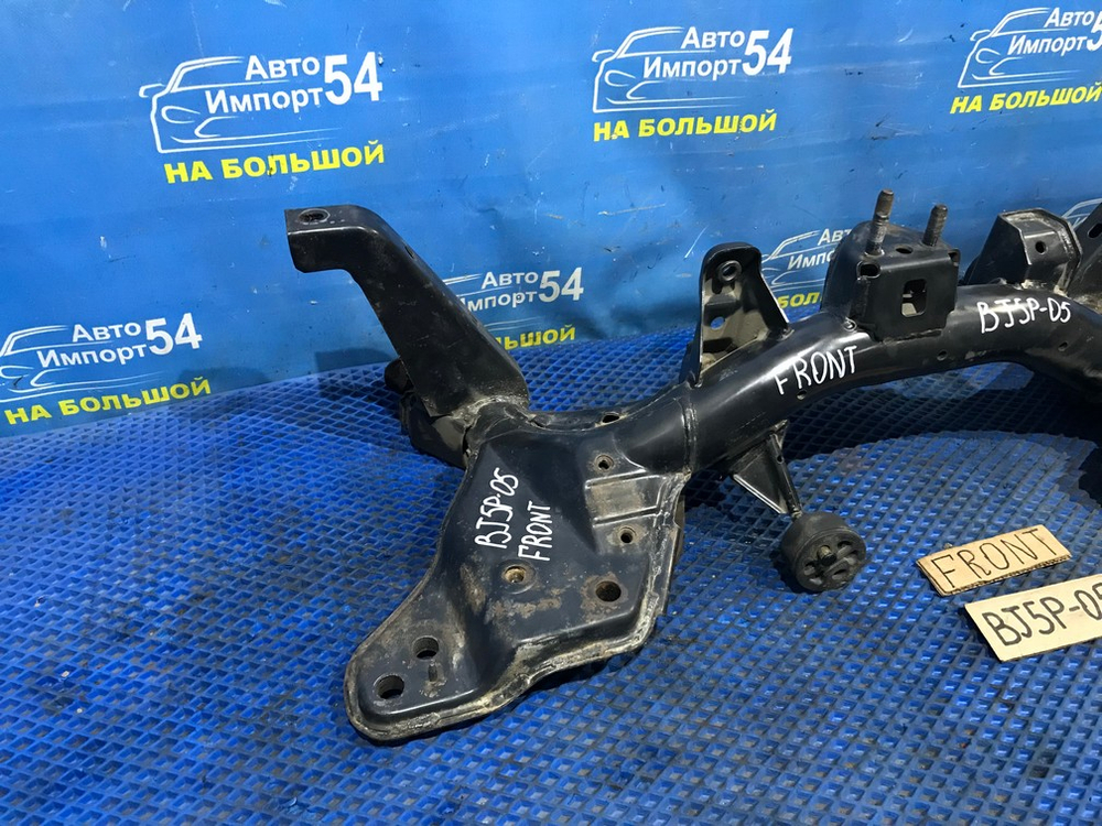 Балка передняя поперечная MAZDA FAMILIA 2000