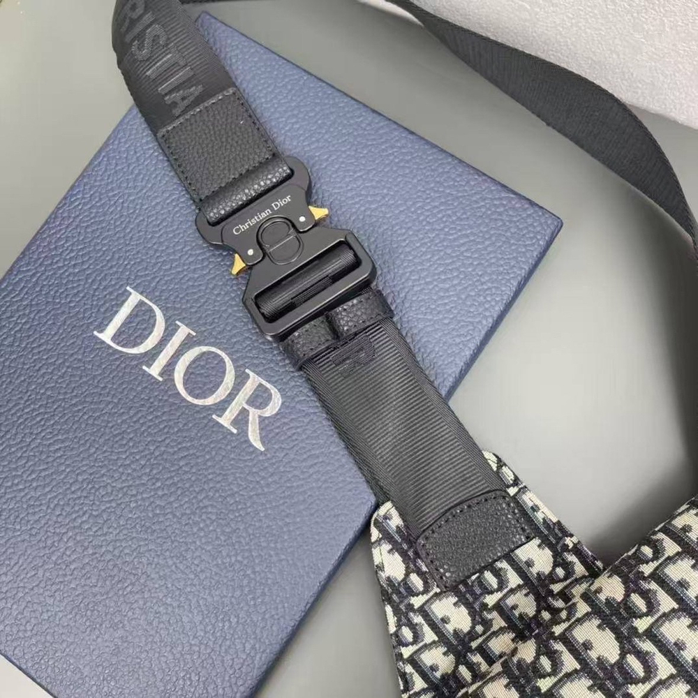 Сумка через плечо Christian Dior Saddle