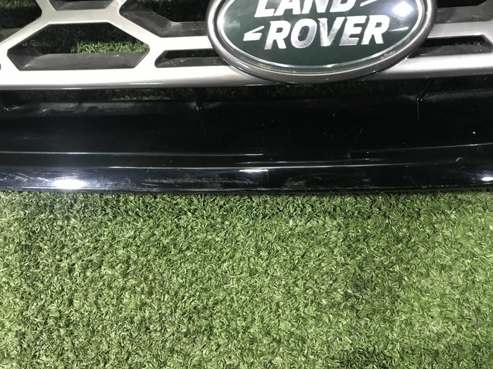 Решетка радиатора Land Rover Discovery Sport (2014-2019)