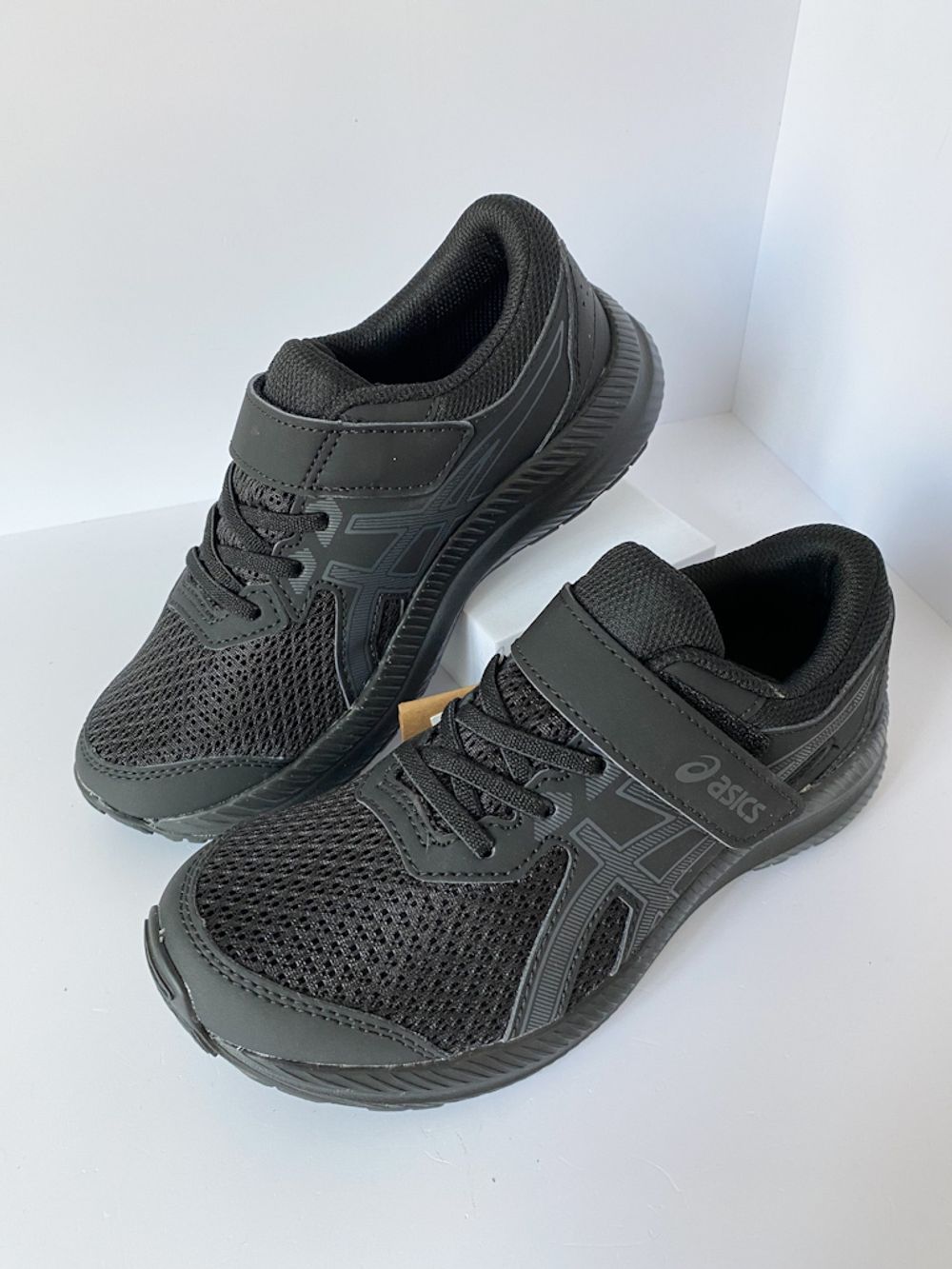 Новые кроссовки Asics, 34,5