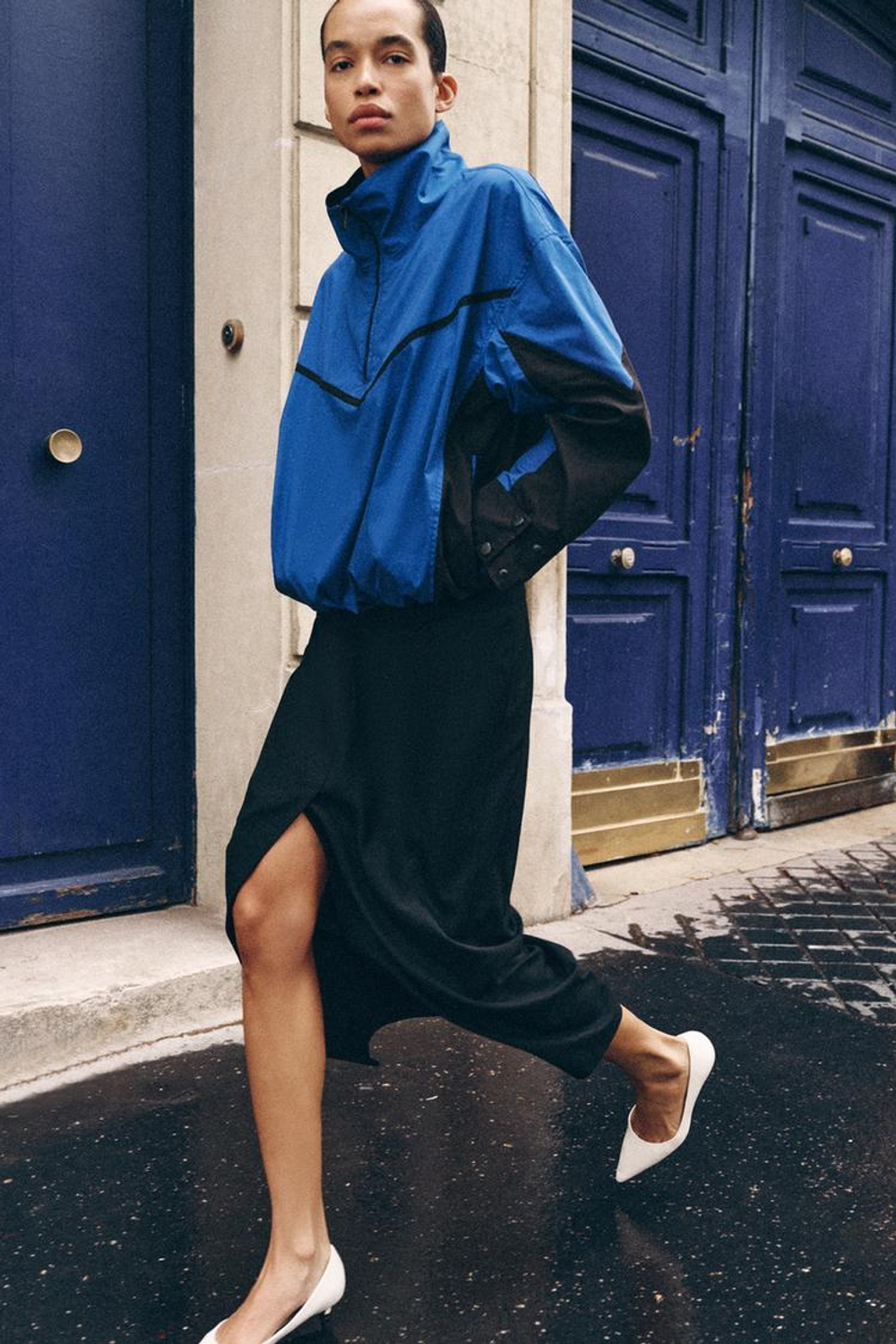 ZARA КОМБИНИРОВАННАЯ ТЕХНИЧЕСКАЯ КУРТКА — ZW COLLECTION, СИНИЙ