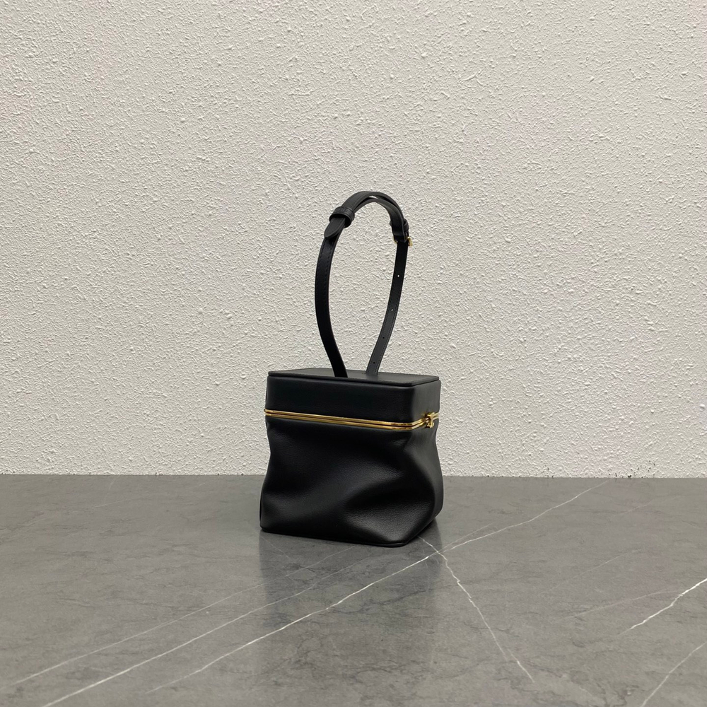 Cube in Supple