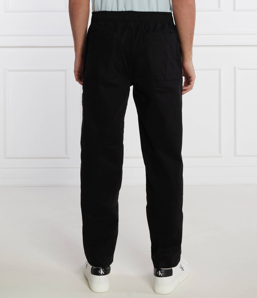Брюки BADGE TRIM WOVEN PANT CALVIN KLEIN JEANS - черный(J30J324689)
