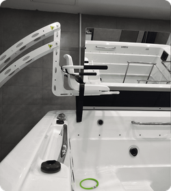 Подъемник для бассейна NART ELEVATED POOL LIFT (стационарный, механизированный, высокий борт)