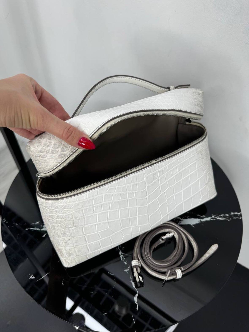 Клатч Loro Piana Extra Pouch L29 из кожи гималайского крокодила