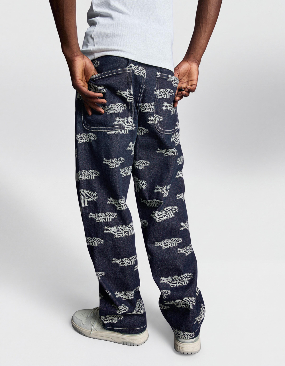 Мужские жаккардовые джинсы - BERSHKA