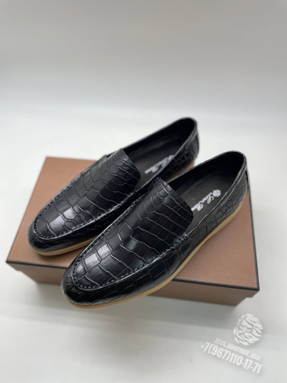 Лоферы Loro Piana из кожи крокодила