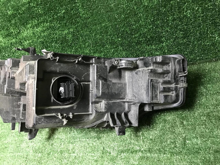 Фара левая BMW X7 G07 (2019-2022) LED