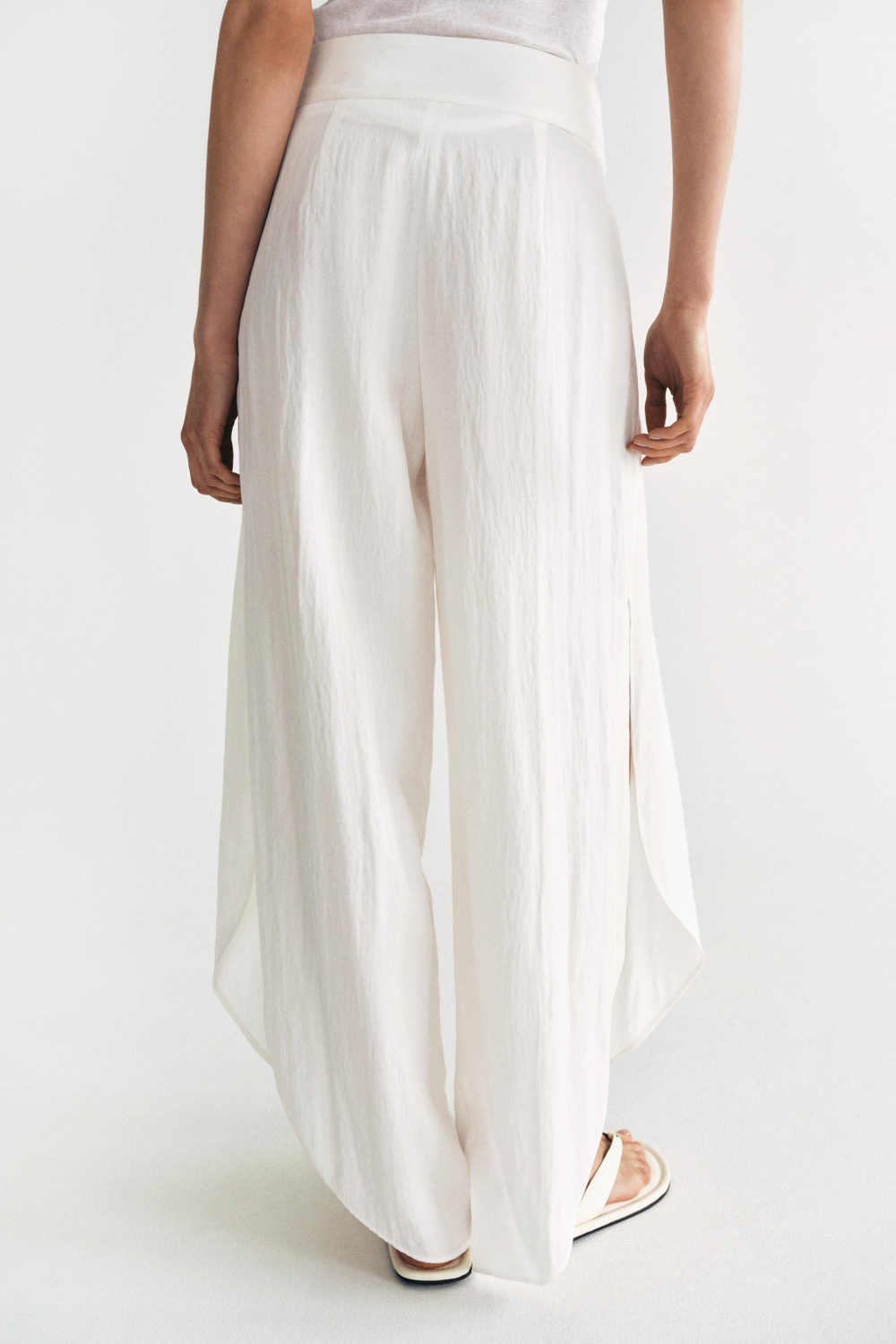 БРЮКИ С РАЗРЕЗАМИ — ZW COLLECTION — ZARA
