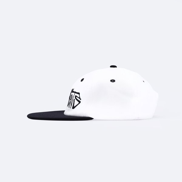 Кепка Postaments Flat (white black) артикул: - купить в магазине Дайс