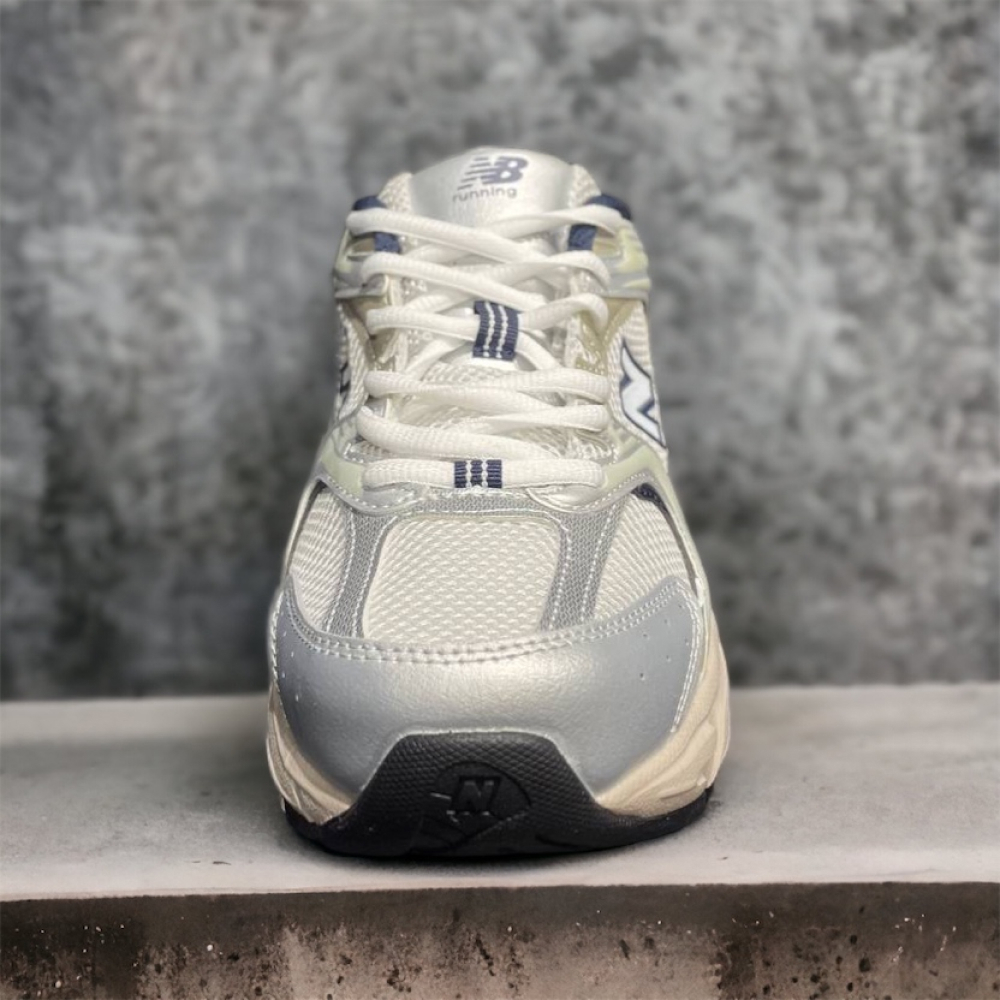 New Balance 530 • Gray Metallic