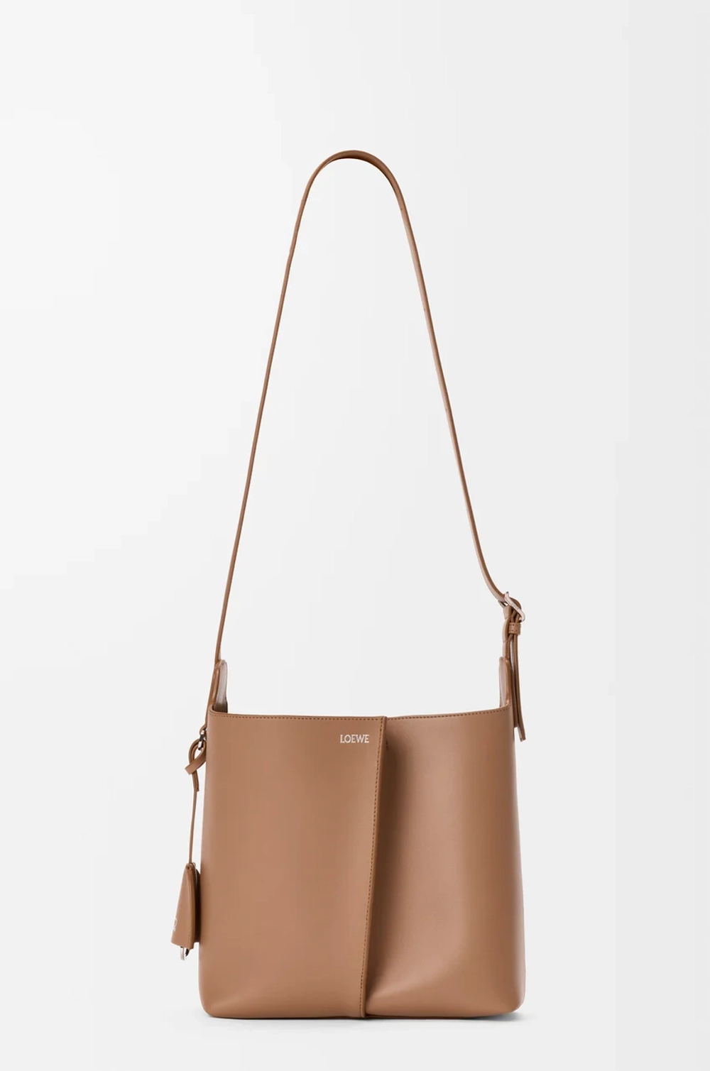 Loewe Средняя сумка-ведро Bilbao из гладкой телячьей кожи, мокко
