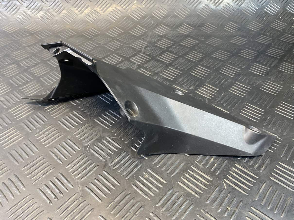 Пластик внутренний левый KTM 250 Duke 2020 JP181219
