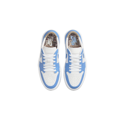 alt="Кроссовки Jordan 1 Elevate Low University Blue арт. DQ3698-141 с синим Swoosh и увеличенной подошвой вид спереди"
