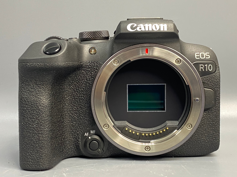 Canon R10 Kit 18-45mm 1000 кадров