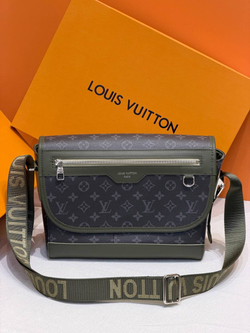 Сумка через плечо/мессенджер Louis Vuitton Courrier