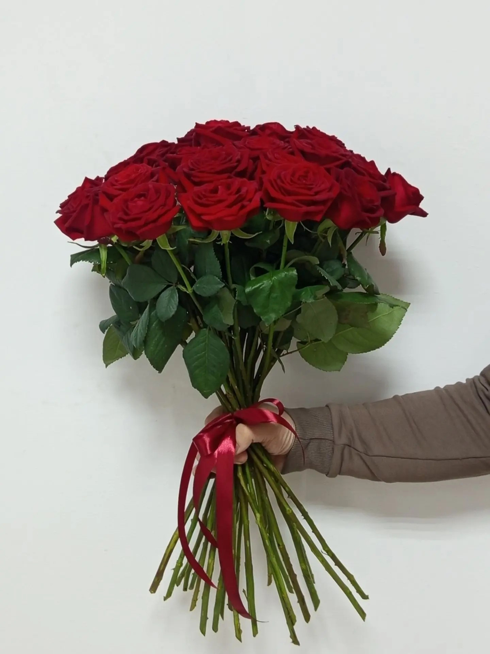 Монобукет из 101 красной розы
