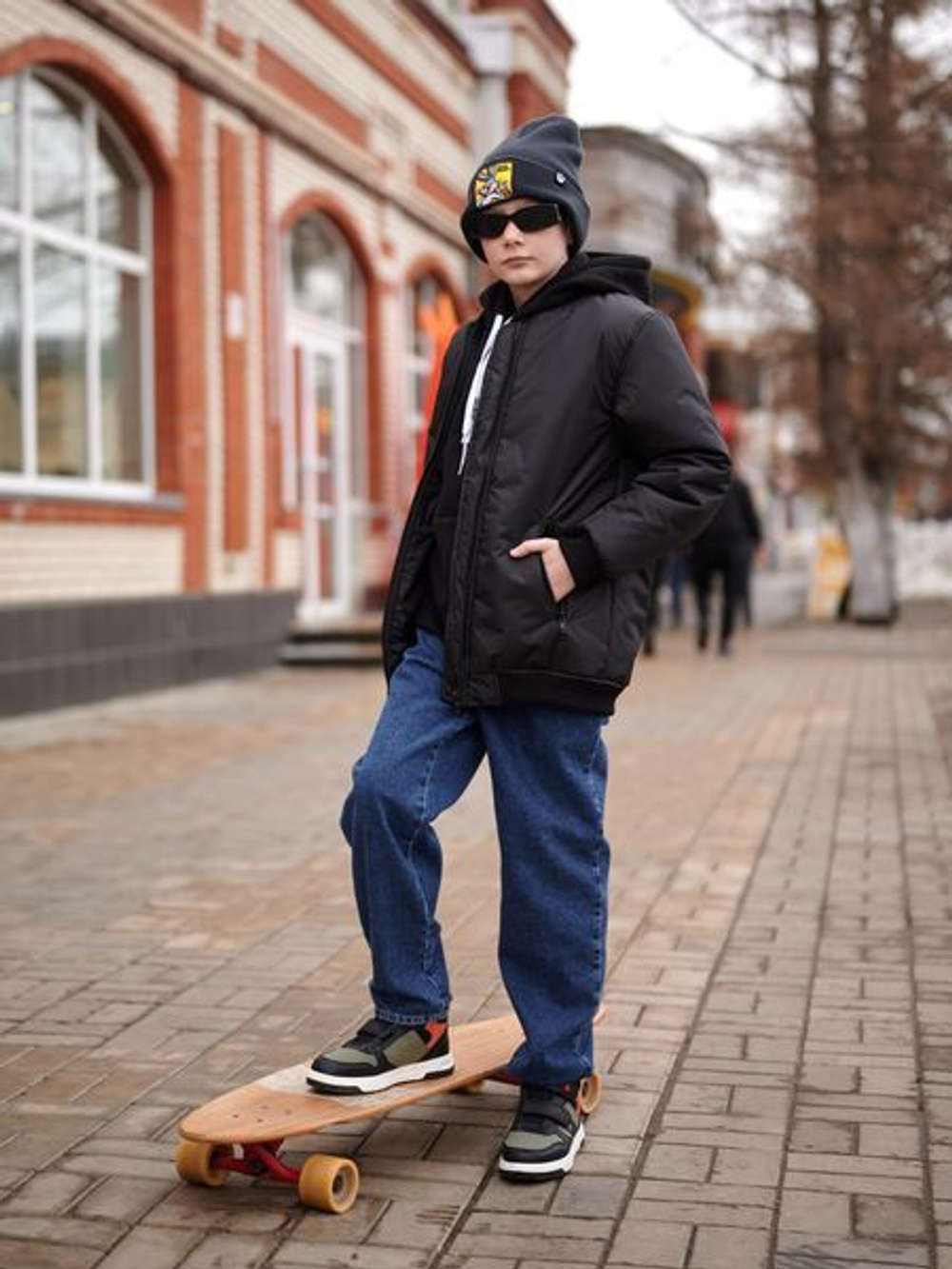 Бомбер демисезонный для мальчика "Френд" черный