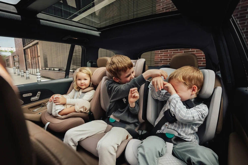 Автокресло 2/3 Britax Roemer KIDFIX PRO i-SIZE LUX Soft Taupe, 3,5 до 12 лет,15-36 кг (100-150 см), isofix, бежевый