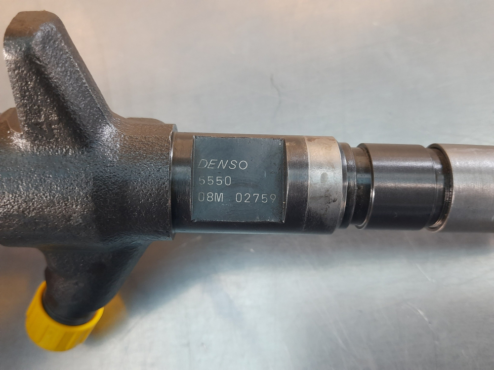 Форсунка топливная Denso 095000-5550