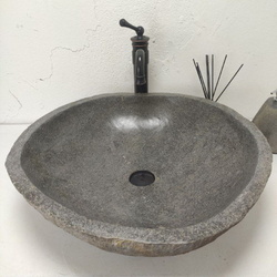 Раковина из речного камня RS-61968 (57x57x15) из натурального камня